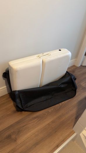 massage / therapy table foldable