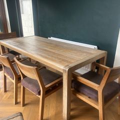 Beautiful solid oak table and chairs