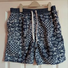 Cedarwood State shorts - size L - please read full ad