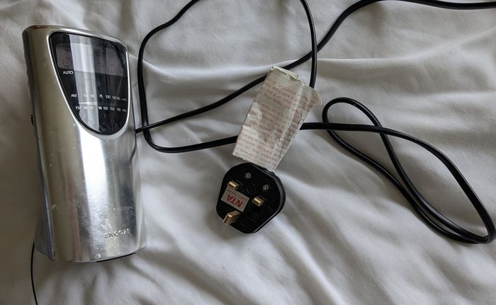 Clock radio