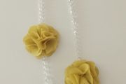Clear-Beaded Necklace with flowers
