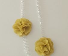 Clear-Beaded Necklace with flowers
