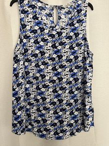 New Sleeveless Top
