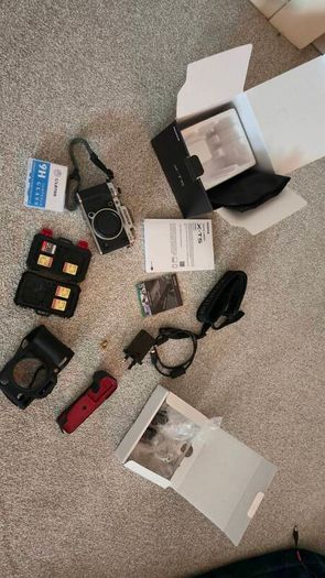 Fujifilm X-T5 Silver - Mint Condition - Low Shutter Count + Extras