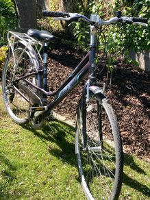 Ladies Raleigh Hybrid Bike