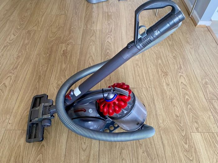 Dyson hoover for parts
