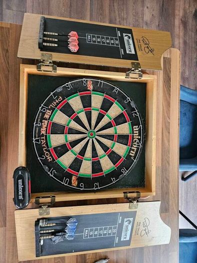 Darts Unicorn  Phil Taylor cabinet with extra