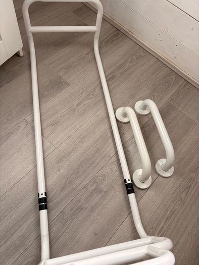 Elderly bed support rail