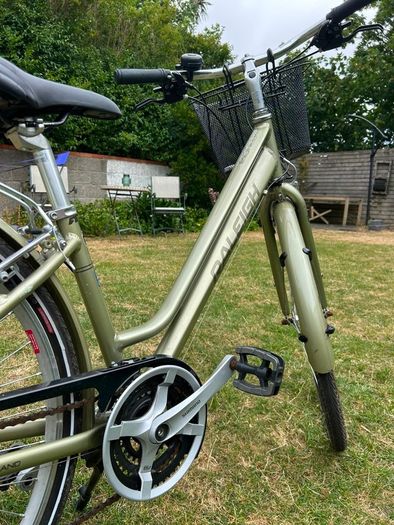 Raleigh Pioneer Tour women's bike size S/M