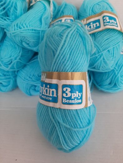 New Patons wool knitting crochet crafts