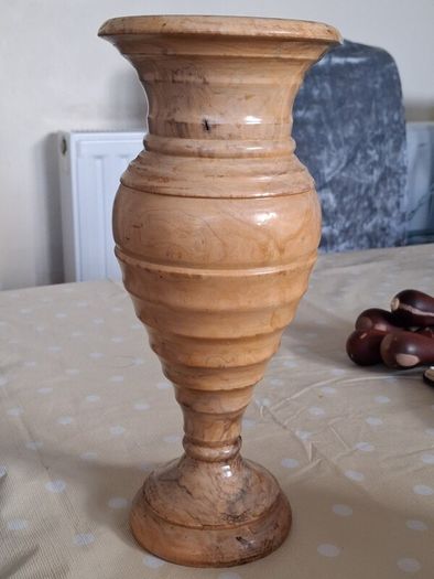 Wooden holder/vase
