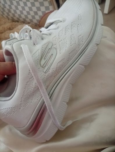 Skechers