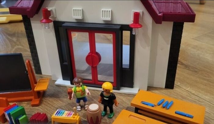 Playmobil School house