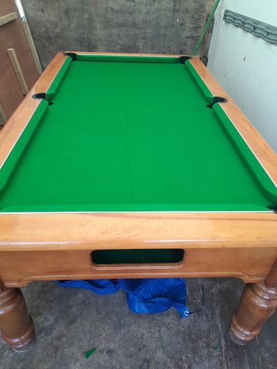 Pool table