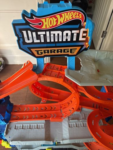Hotwheels Ultimate Garage