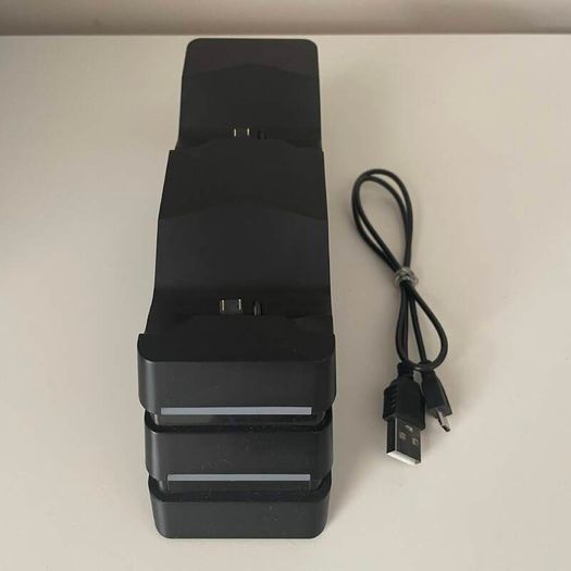 Sony PS4/2 Controllers/Charging Dock
