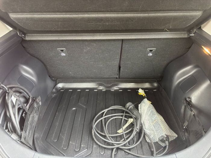 2025 Nissan LEAF SV 62kWh Cold Pack - Only15,800km