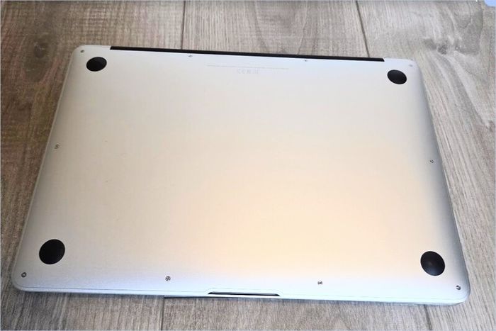 MacBook Air 13 2017: Upgraded 1TB SSD 8GB RAM Excellent Condition