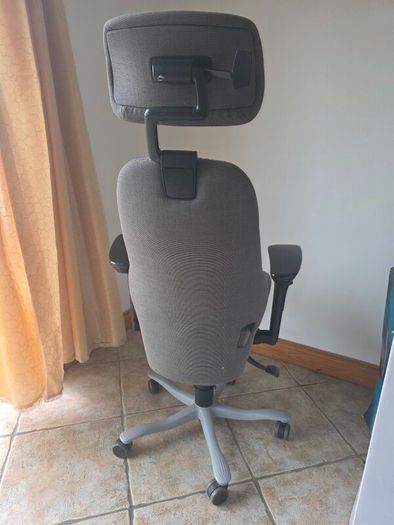 Ergonomic Office Chair (RH / Flokk)