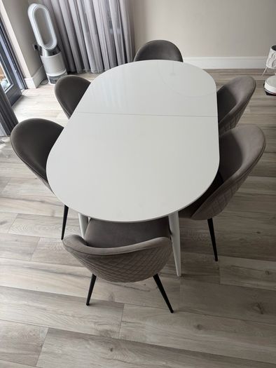 Dinning table with chairs extendable