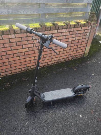 Ninebot by Segway Kickscooter F25E II Electric Scooter