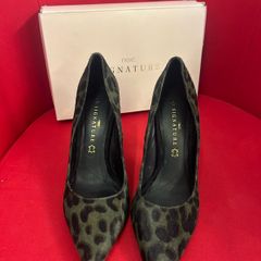 Next Signature moss green ponyskin animal print heels size 7