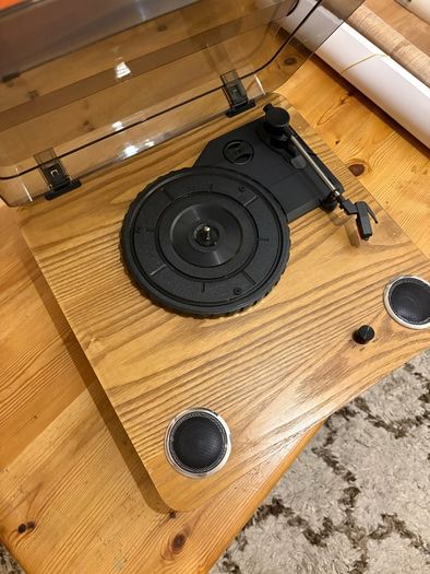 Vinyl Turntable