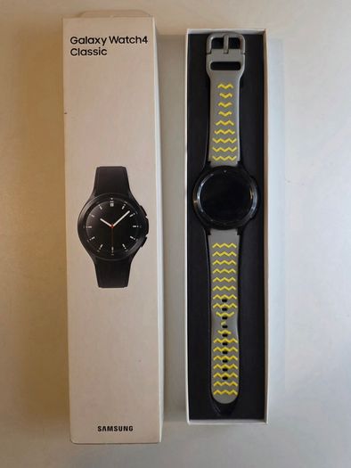Samsung Galaxy Watch 4 Classic (42mm) with Original Charger