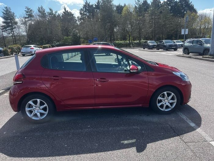 Peugeot 208 low mileage