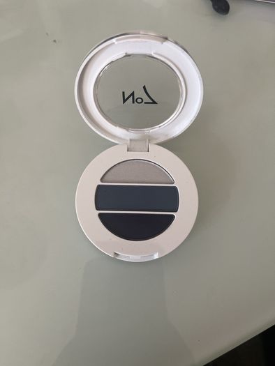 N.7 eyeshadow
