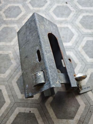 Trailer Hitch Lock / Coupling Lock with Keys
