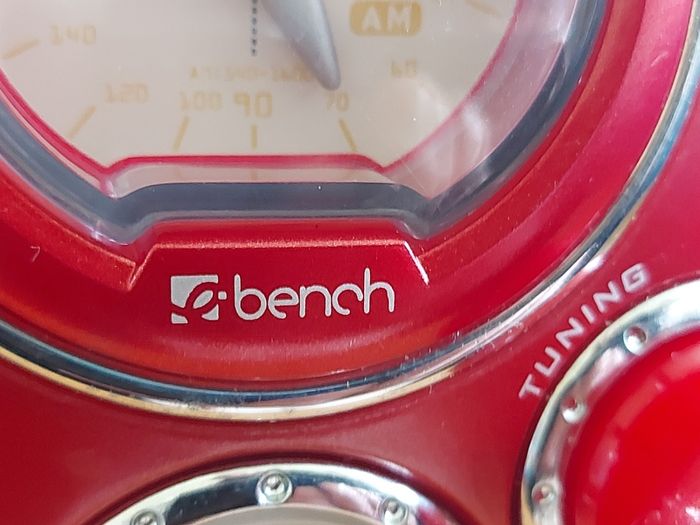 Bench Portable CD Player with Radio, Model KH222, Red, in new condition and working great