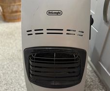 DeLonghi has bottle heater