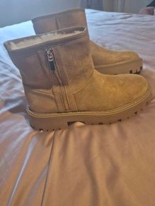 NEW Schuh Women Boots- Size UK 5