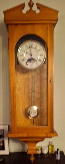 Grandfather Clock 75 as it has damaged perspex.
