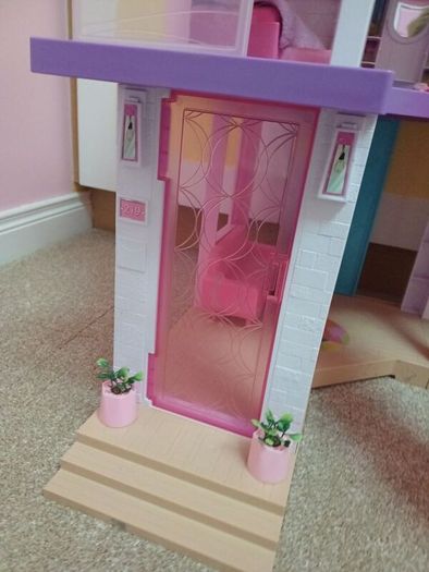 barbie dream house with accessories