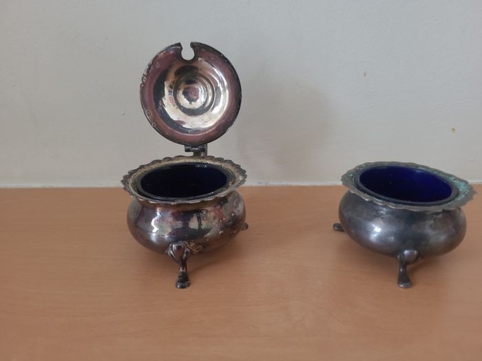 2 x small silver salt bowls