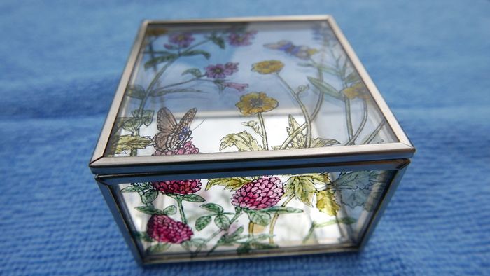 Vintage Hand Painted Waterside Flowers R Stained Glass Mirror Box