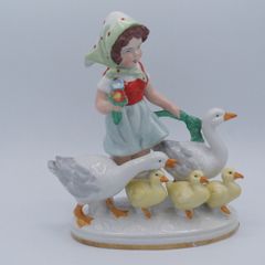 Vintage Gerold Porzellan Germany Figurine Girl with Geese Ducks
