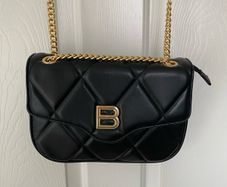 Like New: Shoulder Bag