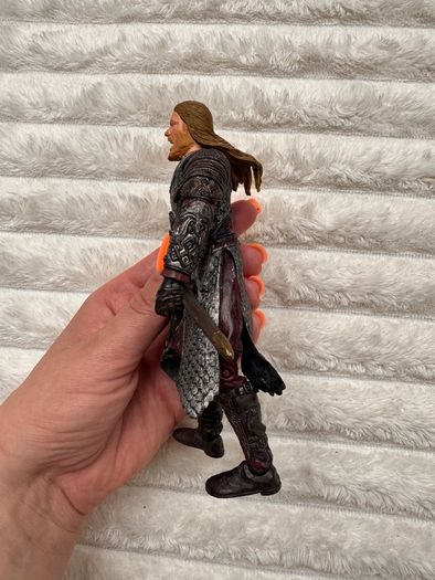 2002 Lord Of The Rings The Two Towers Rohirrim Action Figure approx. 16 cm. Used Damaged Loose legs Please see photos