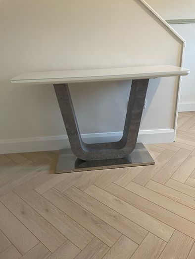 Hall table