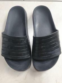 Adidas sliders black size 4 kids