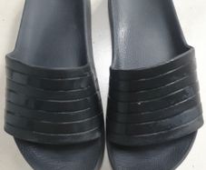 Adidas sliders black size 4 kids