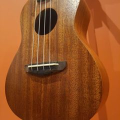 ukulele concert+ BEGINNERS COURSE + full bundle of accessories included!!!