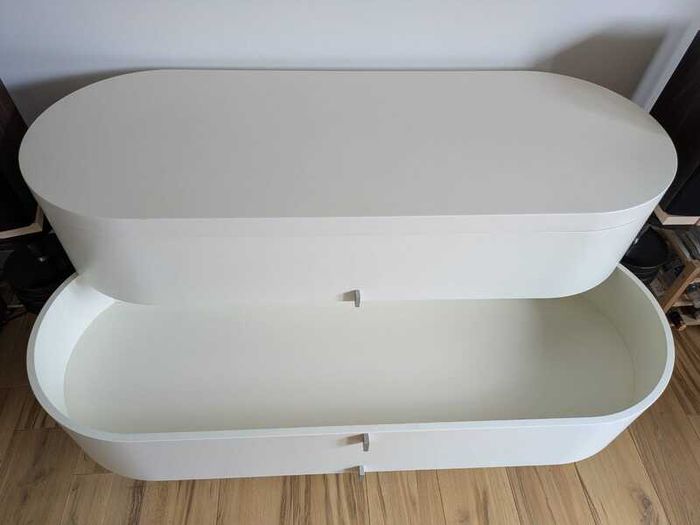 Luxury chest of drawers