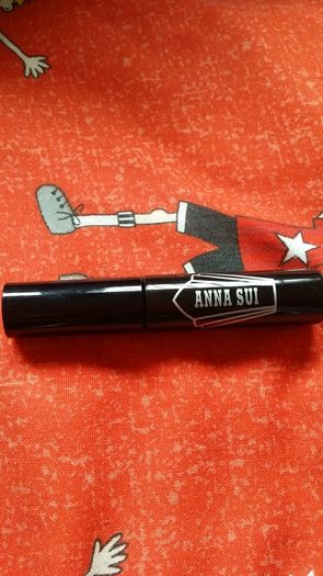Japanese Brand Anna Sui length & separation mascara  001 in black in 4g