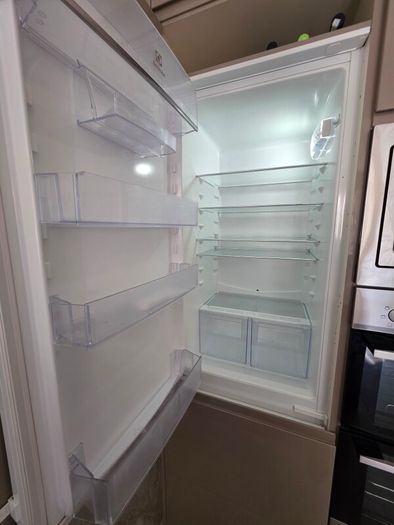 Integrated Fridge Freezer