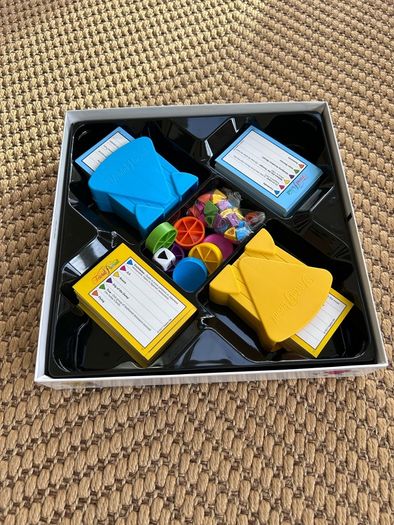 Trivial Pursuit Family Edition FREE POSTAGE