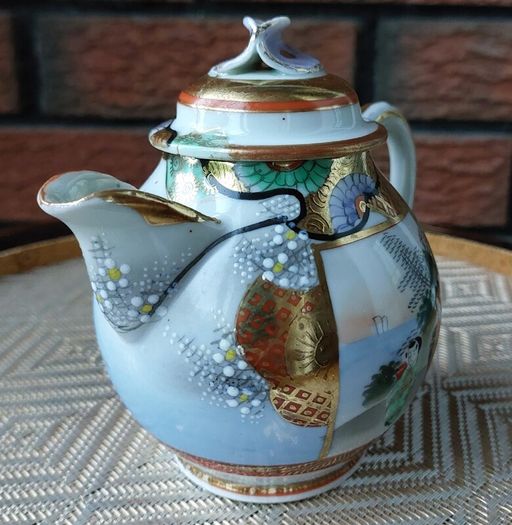 Antique Japanese "Kutani" Teapot